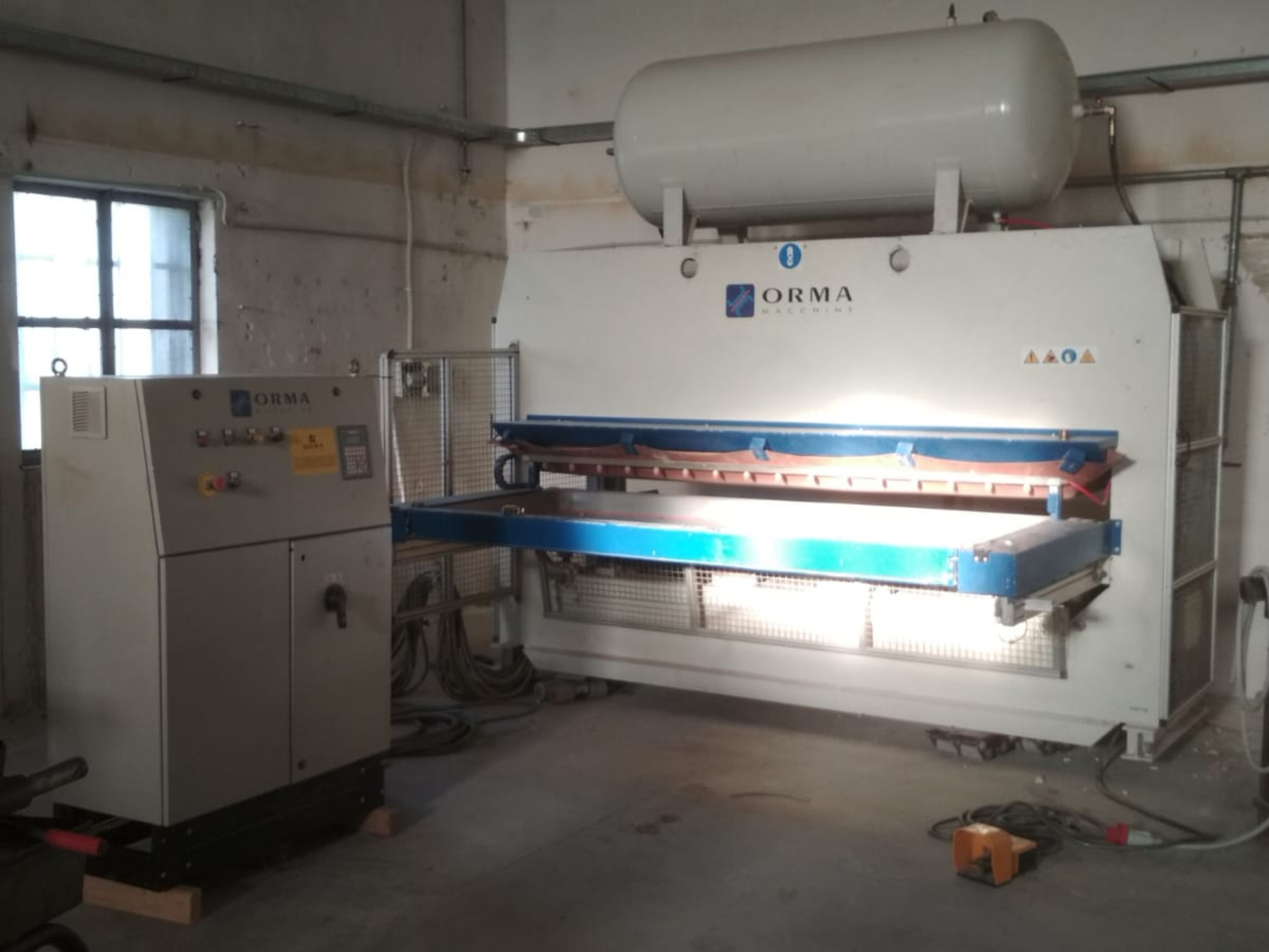 Pressa a membrana ORMA mod. PM/TFF - 2300x900 - cod. 64, con grande superficie di lavoro